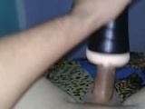  Novinho brasileiro  se masturbando até gozar 